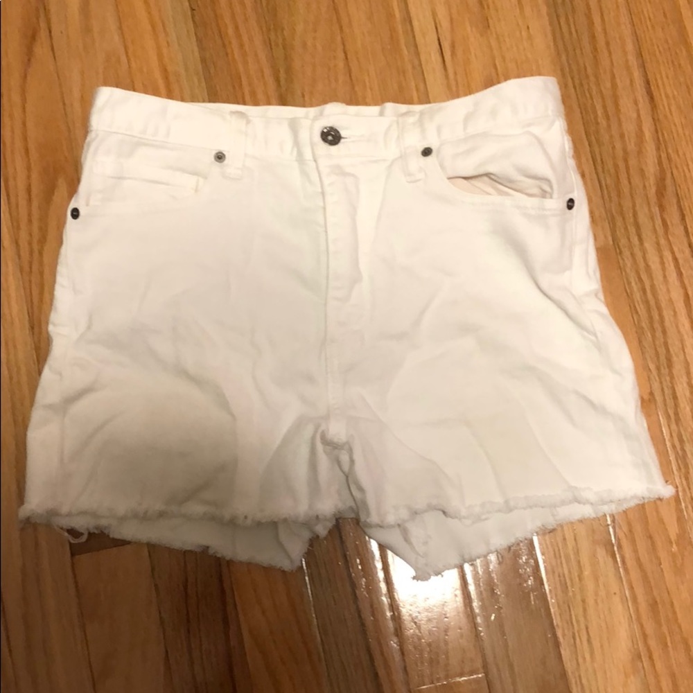 UNI QLO White Shorts